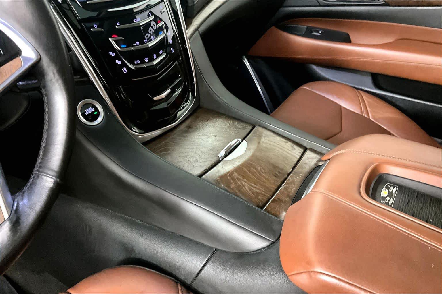 Used 2015 Cadillac Escalade ESV Premium RWD image 15
