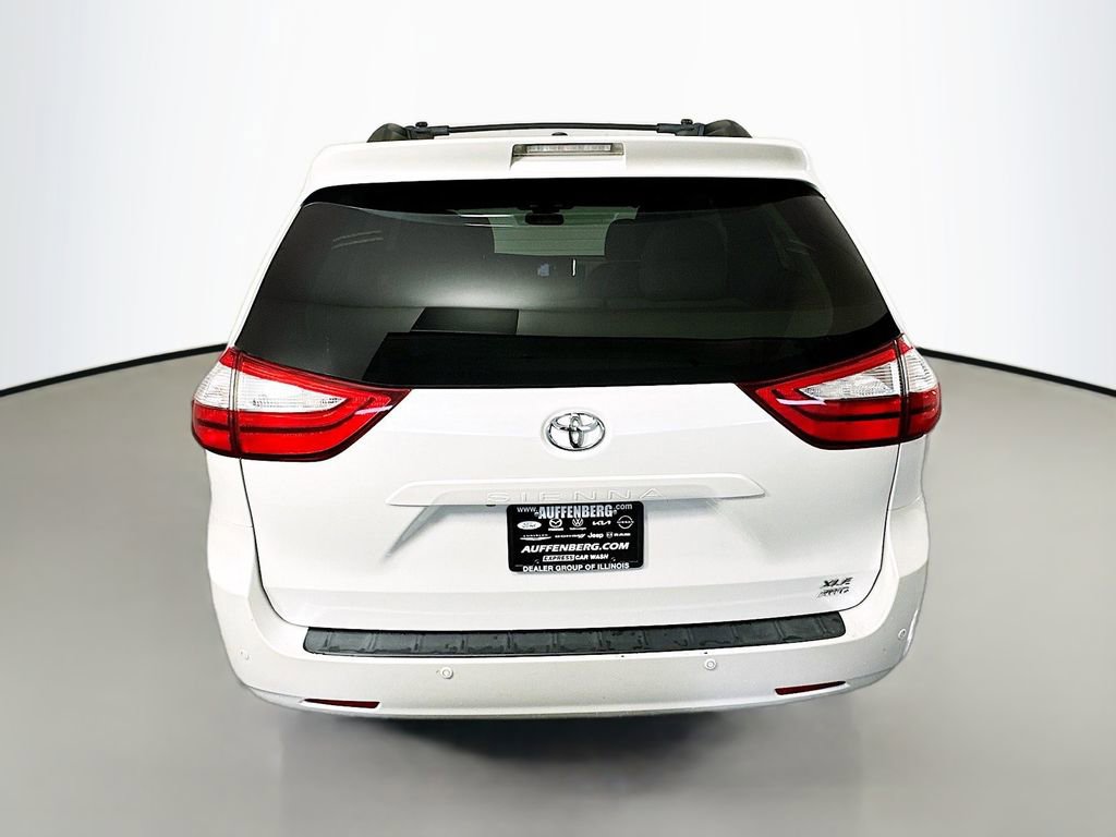 Used 2015 Toyota Sienna XLE Premium image 6