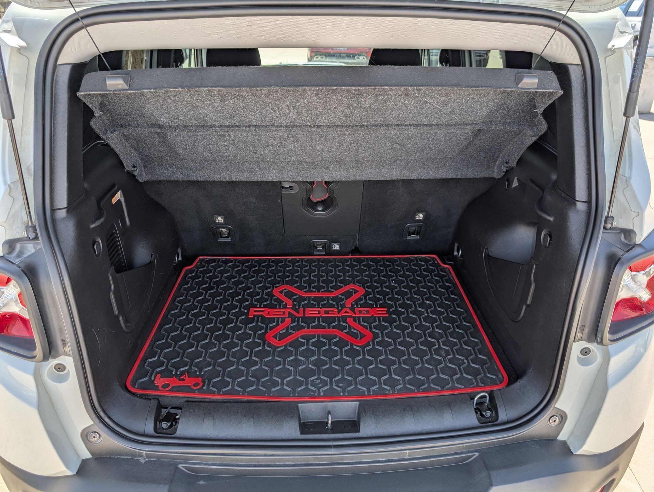 Used 2021 Jeep Renegade Trailhawk AWD/4WD image 31