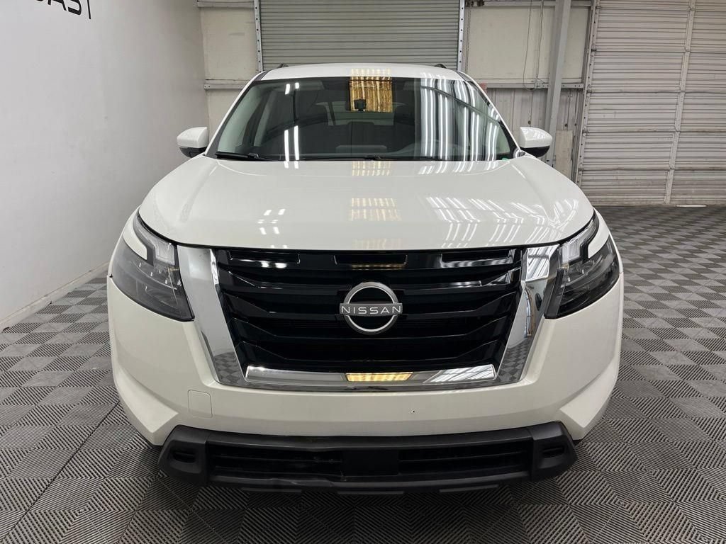 Used 2025 Nissan Pathfinder SV AWD/4WD image 9