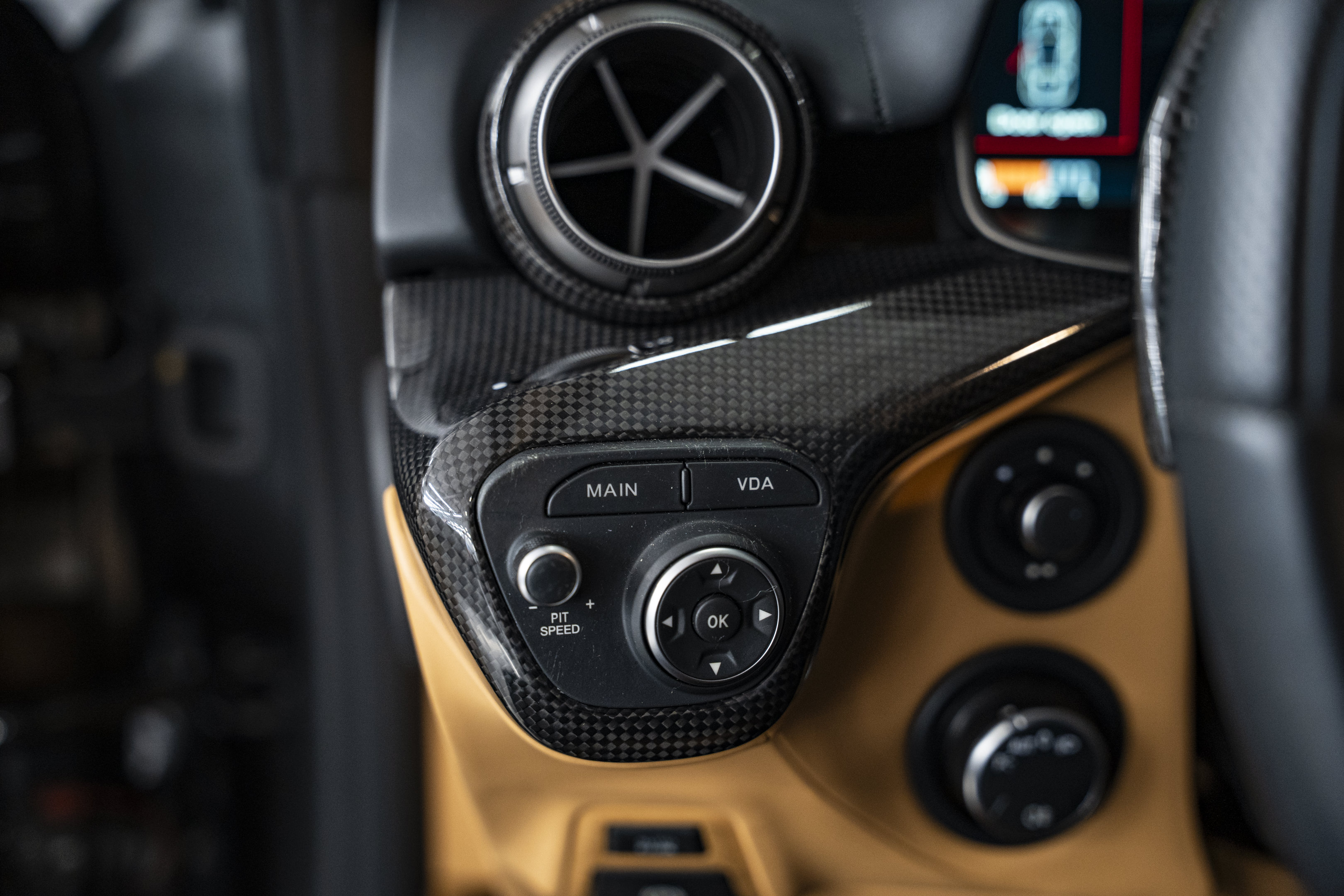 Used 2014 Ferrari F12 Berlinetta RWD image 37