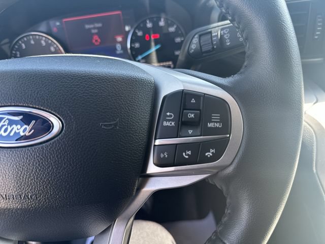 Used 2023 Ford Explorer XLT AWD/4WD image 40