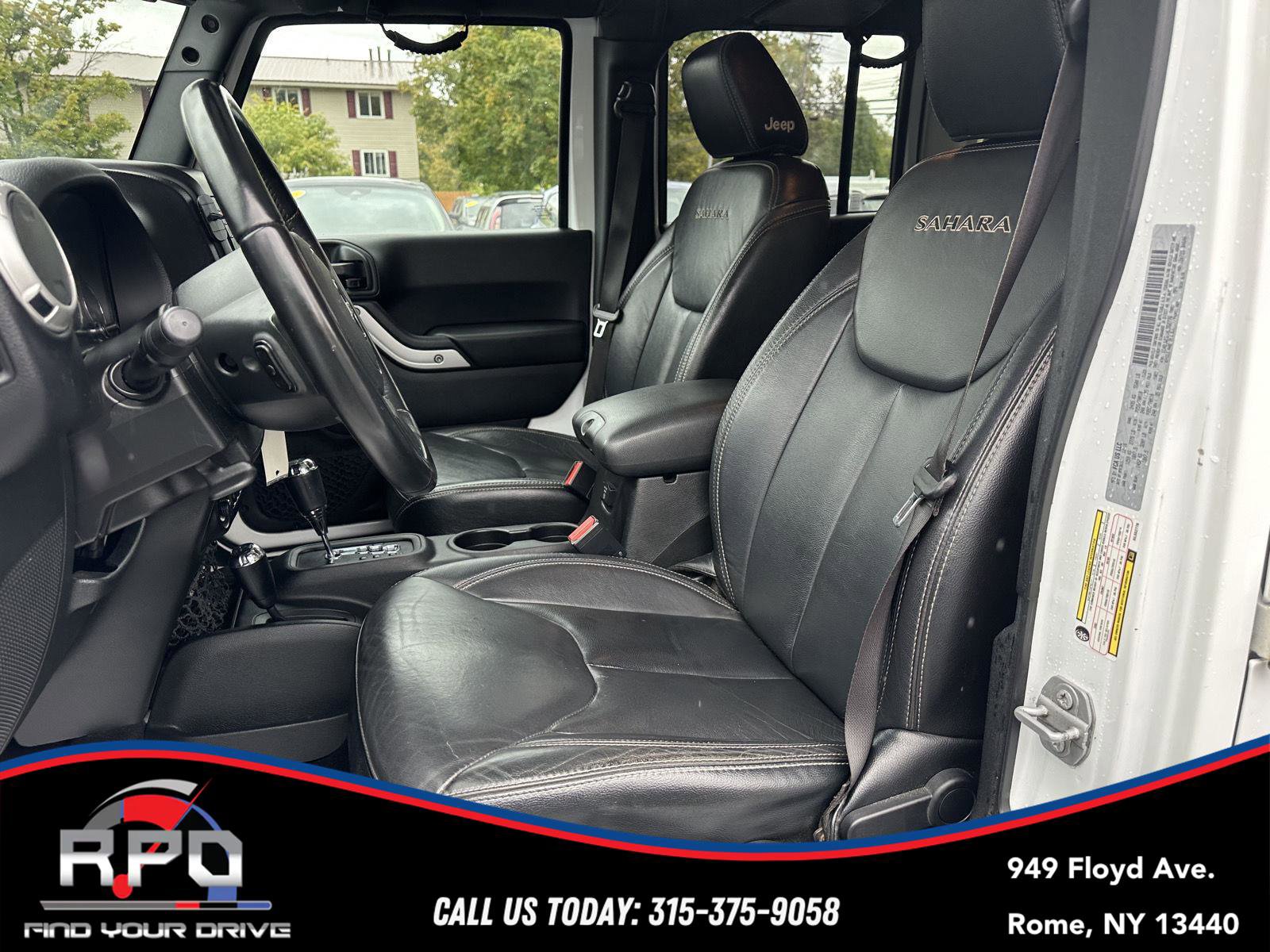 Used 2017 Jeep Wrangler Unlimited Sahara w/ Connectivity Group image 14