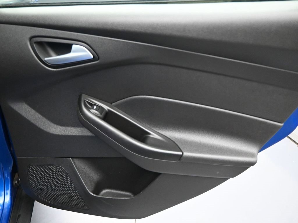 Used 2018 Ford Focus SE image 25