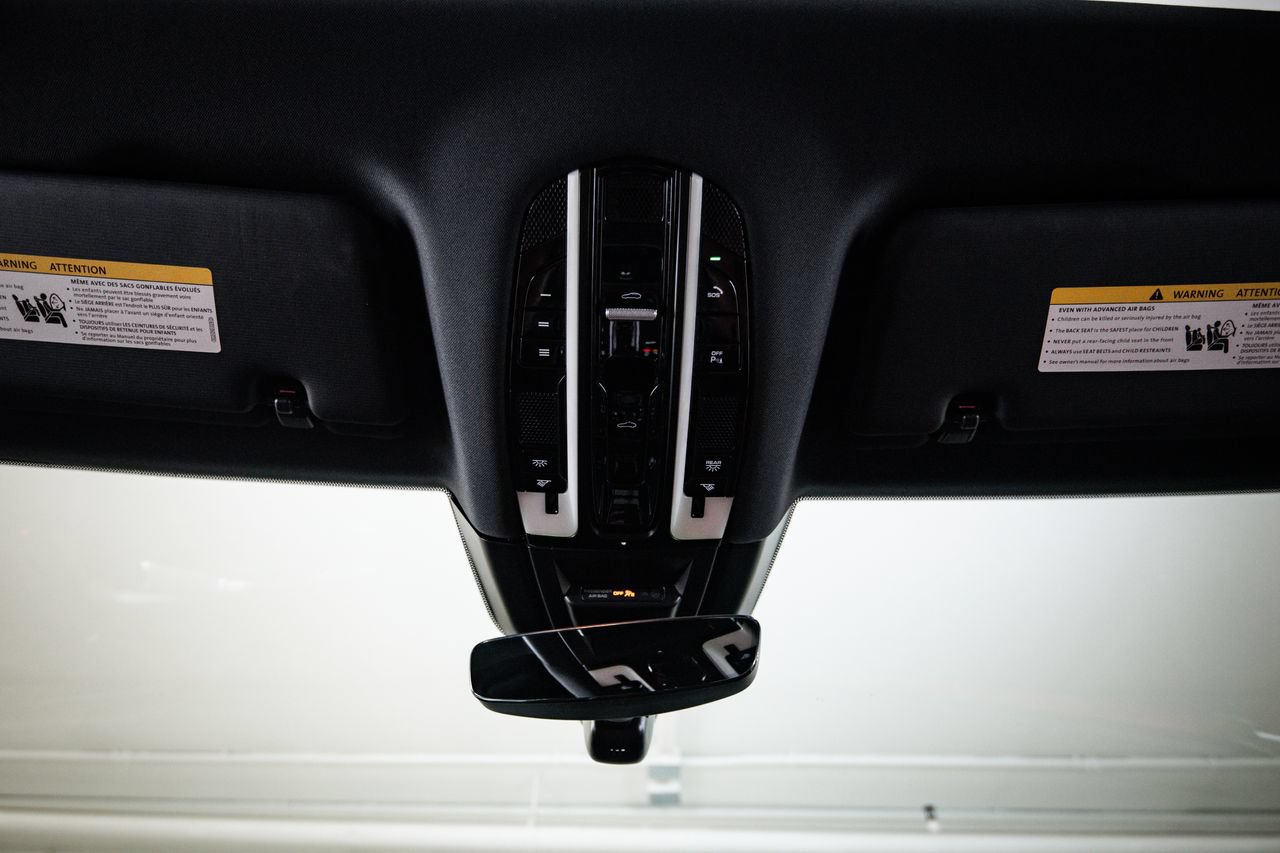 Certified 2023 Porsche Cayenne AWD/4WD image 20