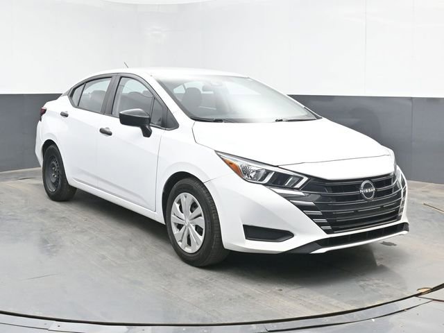 Used 2023 Nissan Versa S FWD image 2