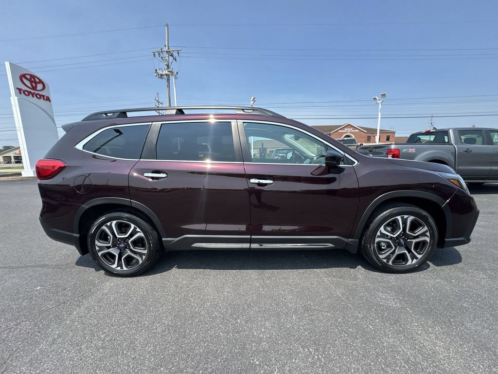 Used 2025 Subaru Ascent Touring w/ Popular Package #1 AWD/4WD image 9