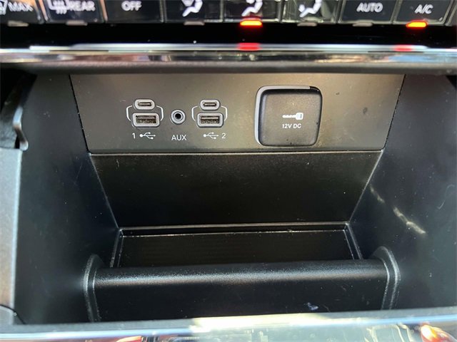 Used 2023 Jeep Grand Cherokee L Laredo image 22