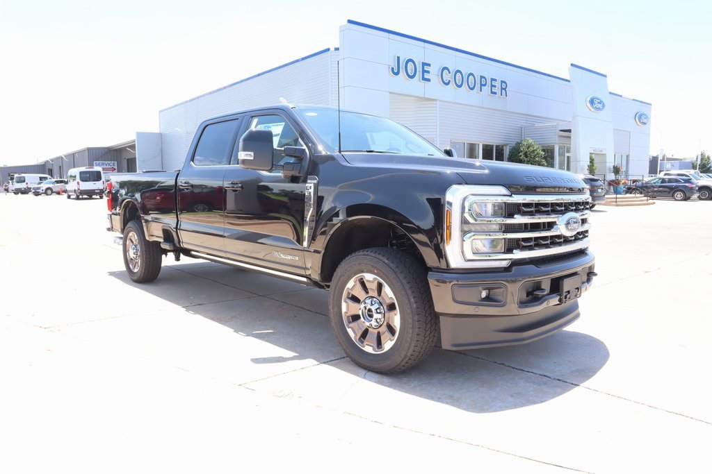 New 2025 Ford F350 King Ranch w/ FX4 Off-Road Package