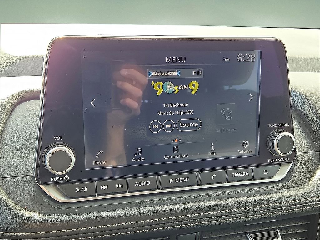 Used 2024 Nissan Rogue SV image 27