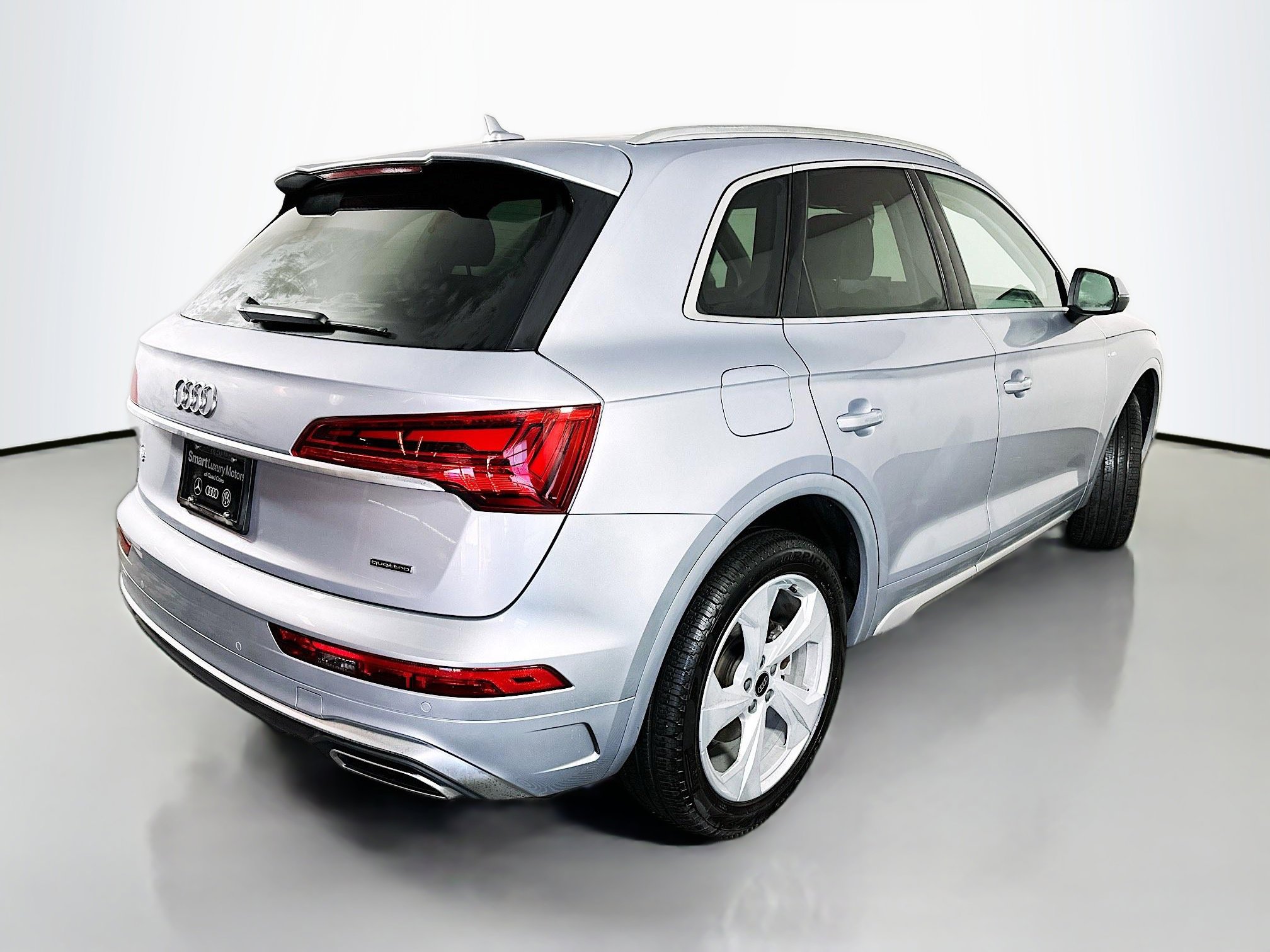 Certified 2025 Audi Q5 2.0T Premium Plus w/ Premium Plus Package image 7