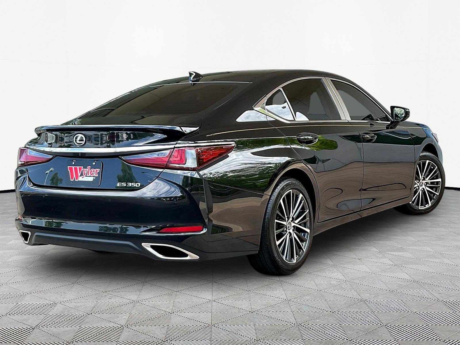 Used 2024 Lexus ES 350 w/ Premium Package FWD image 6