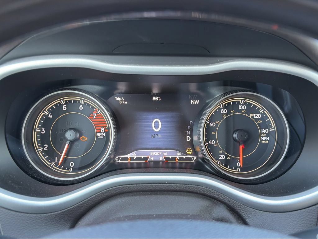 Used 2017 Jeep Cherokee Overland w/ Technology Group FWD image 24