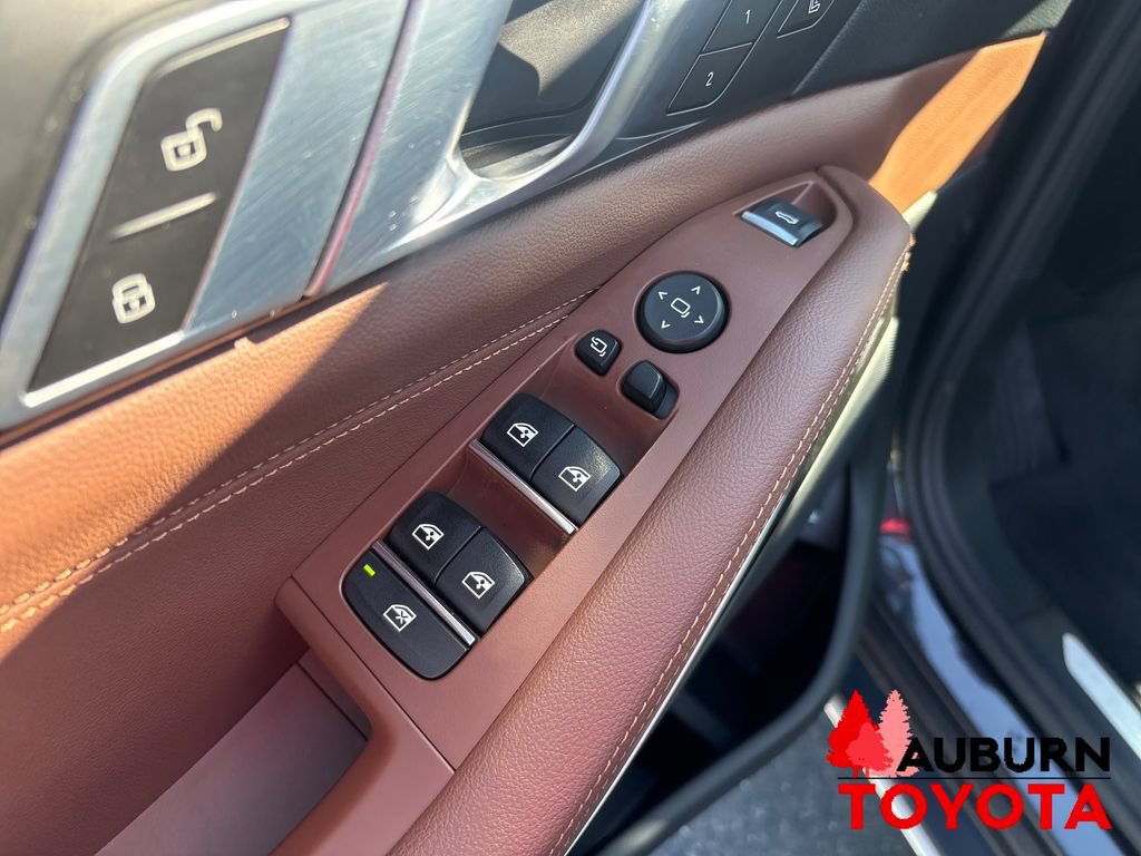 Used 2022 BMW X5 xDrive45e w/ Executive Package AWD/4WD image 17