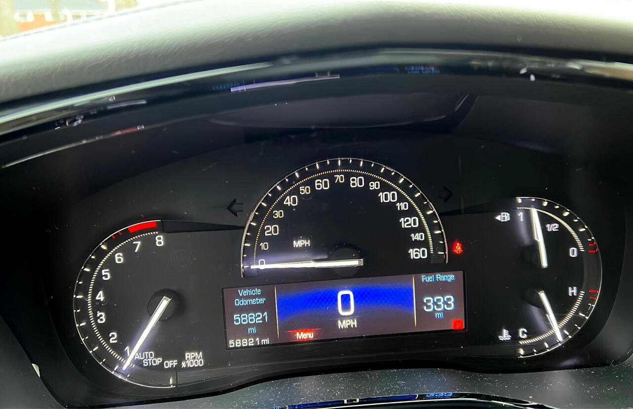 Used 2017 Cadillac XT5 Luxury w/ Driver Awareness Package image 18