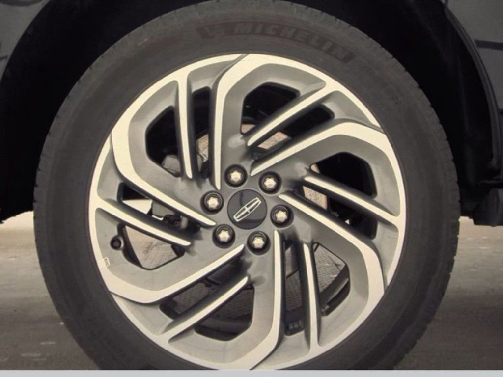 Used 2025 Lincoln Navigator L Reserve AWD/4WD image 18