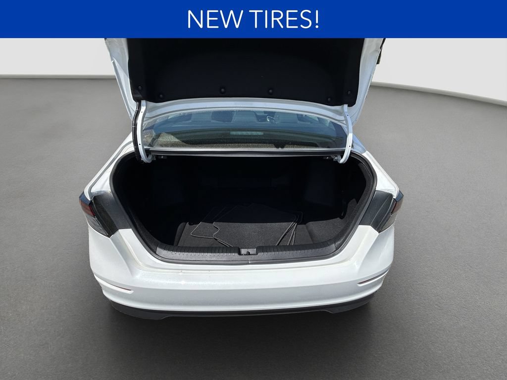 Used 2025 Honda Accord SE image 6