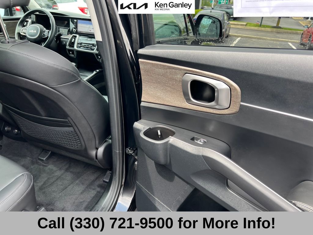 Certified 2022 Kia Sorento EX w/ Panoramic Sunroof Package FWD image 58