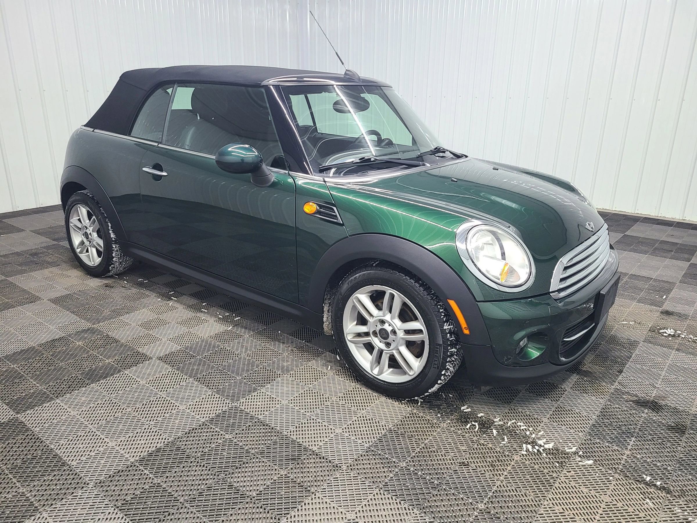 Used 2011 MINI Cooper Convertible image 13