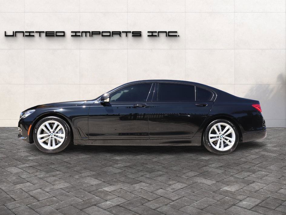 Used 2017 BMW 750i RWD image 2