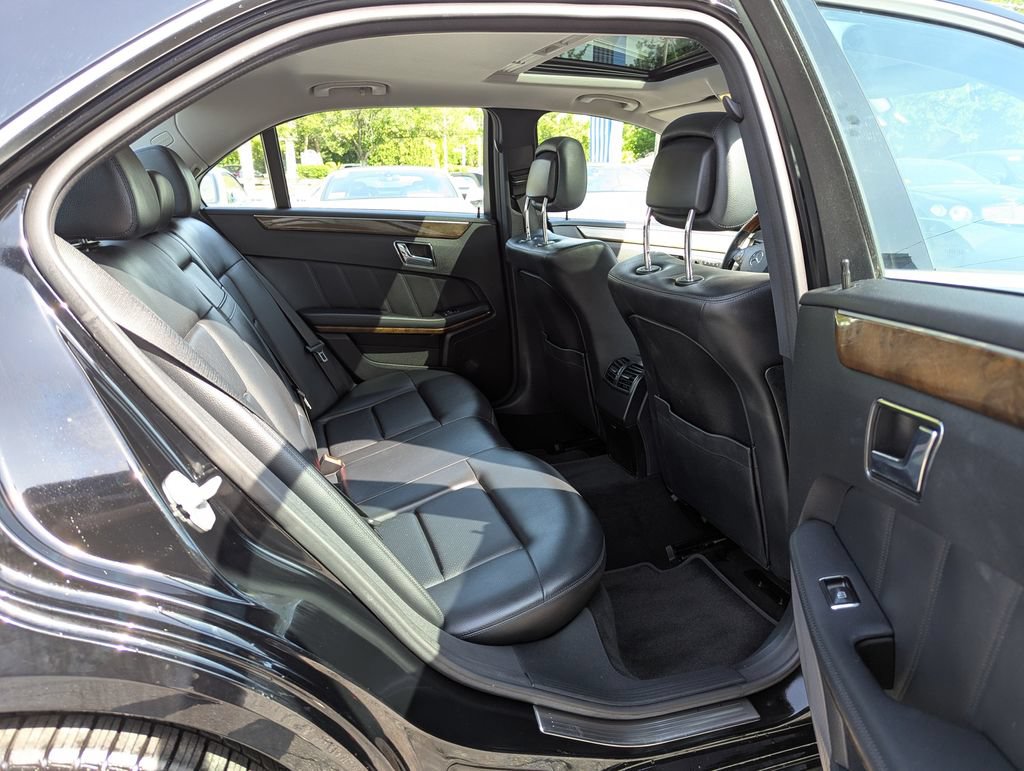 Used 2010 Mercedes-Benz E 350 4MATIC Sedan image 39