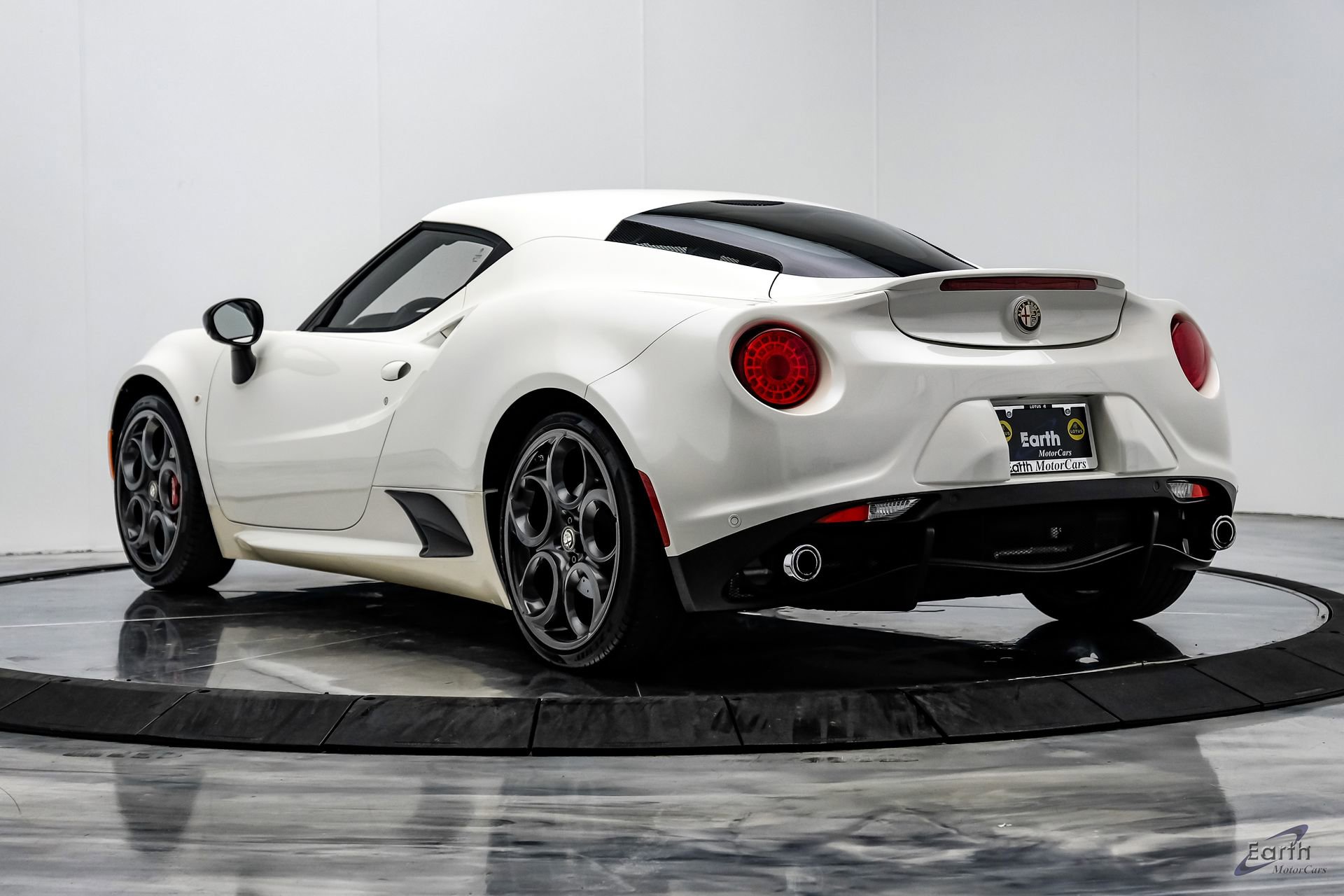 Used 2015 Alfa Romeo 4C Coupe w/ Leather Interior Group image 11