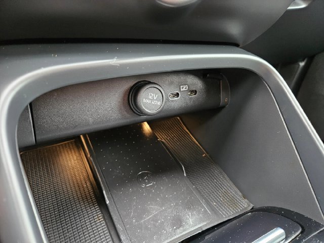 Certified 2023 Volvo C40 P8 Recharge Ultimate AWD/4WD image 27
