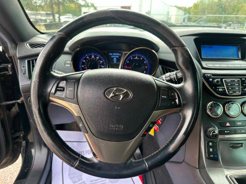 Used 2013 Hyundai Genesis 2.0T RWD image 15