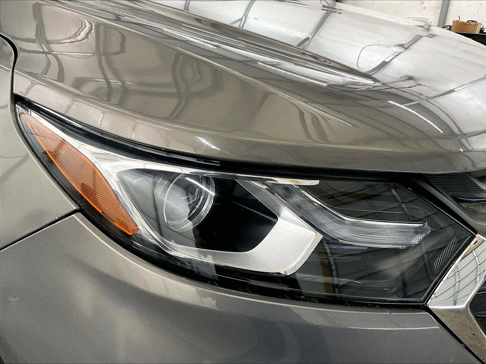 Used 2019 Chevrolet Equinox LT w/ Sun & Navigation Package image 27