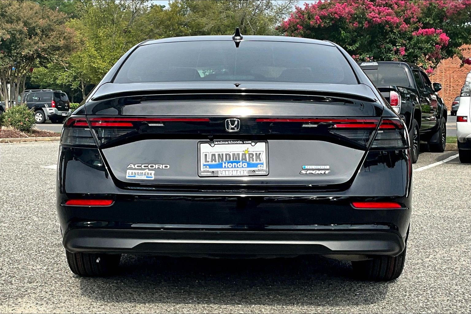 Used 2023 Honda Accord Sport image 4