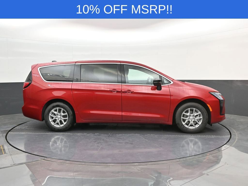 New 2027 Chrysler Pacifica Select FWD image 8