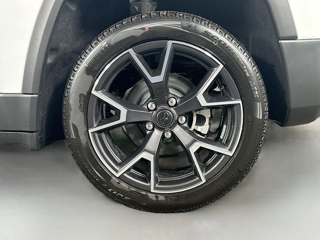 New 2026 Jeep Cherokee Overland w/ Advanced Pro Tech Group image 17