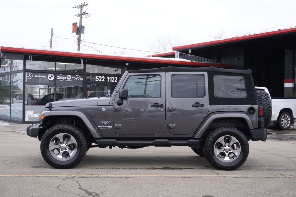 Used 2018 Jeep Wrangler Unlimited Sahara w/ Max Tow Package image 4