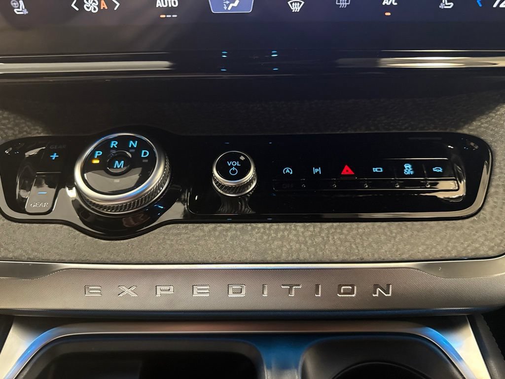 Used 2027 Ford Expedition Tremor w/ Driver's Package AWD/4WD image 28