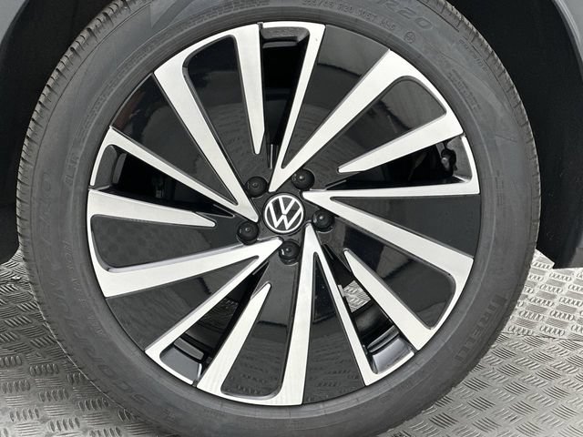 Certified 2025 Volkswagen ID.4 Pro AWD/4WD image 11