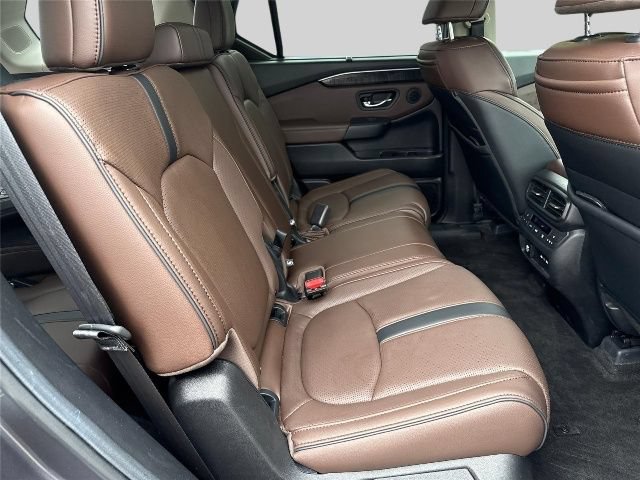 Used 2024 Honda Pilot Elite image 23