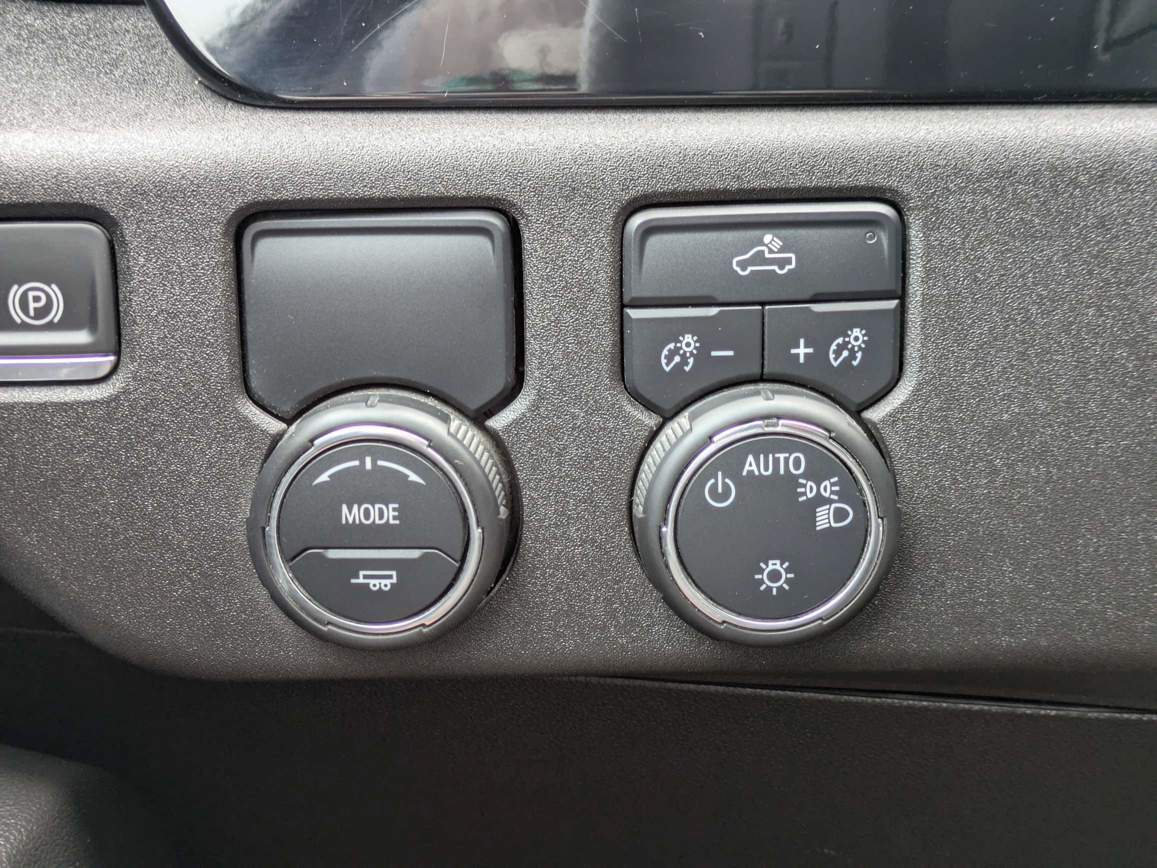 Used 2024 Chevrolet Silverado 1500 LT RWD image 31