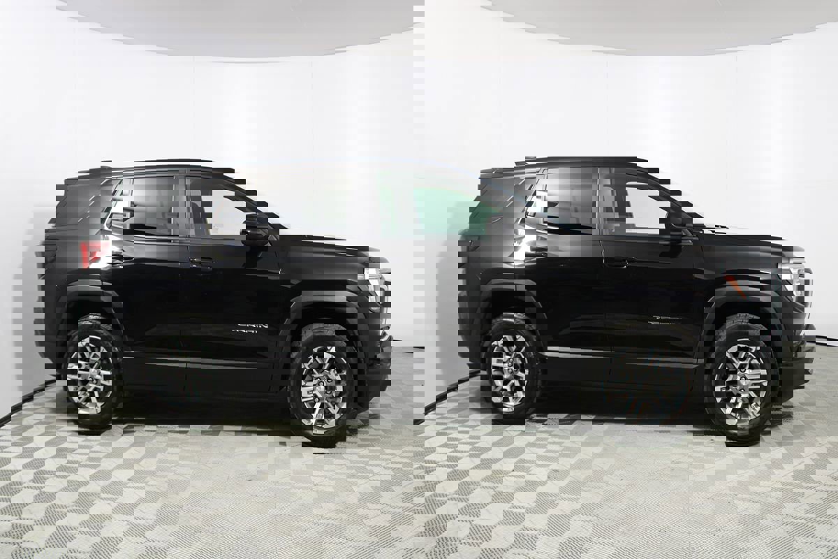 Used 2025 GMC Terrain Elevation image 32