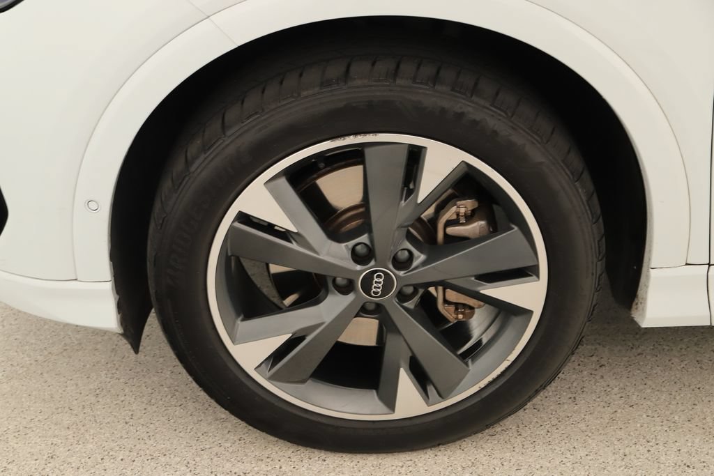 Certified 2024 Audi Q4 e-tron Prestige AWD/4WD image 39
