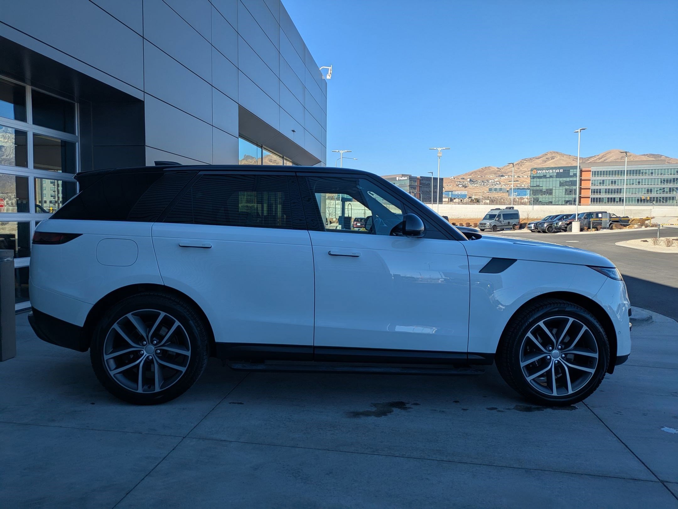 Certified 2023 Land Rover Range Rover Sport SE image 5