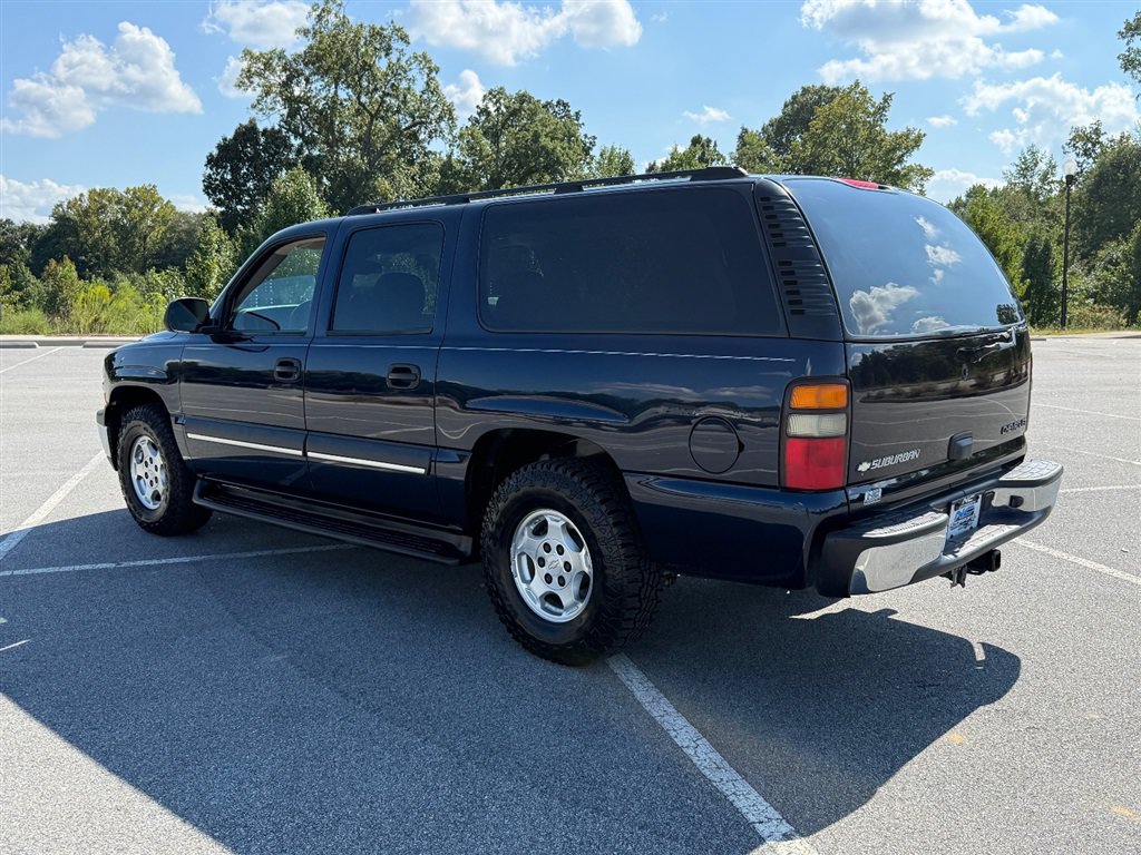 Used 2004 Chevrolet Suburban LS RWD image 3