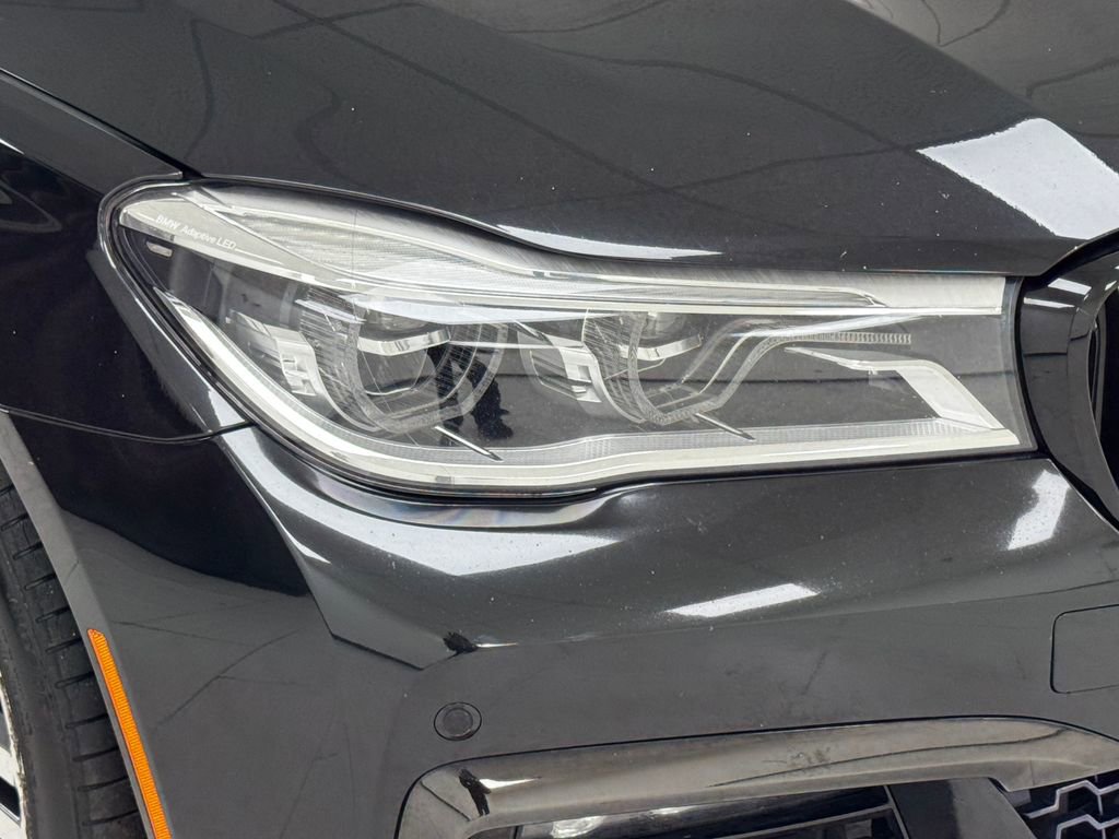 Used 2018 BMW 750i xDrive image 33