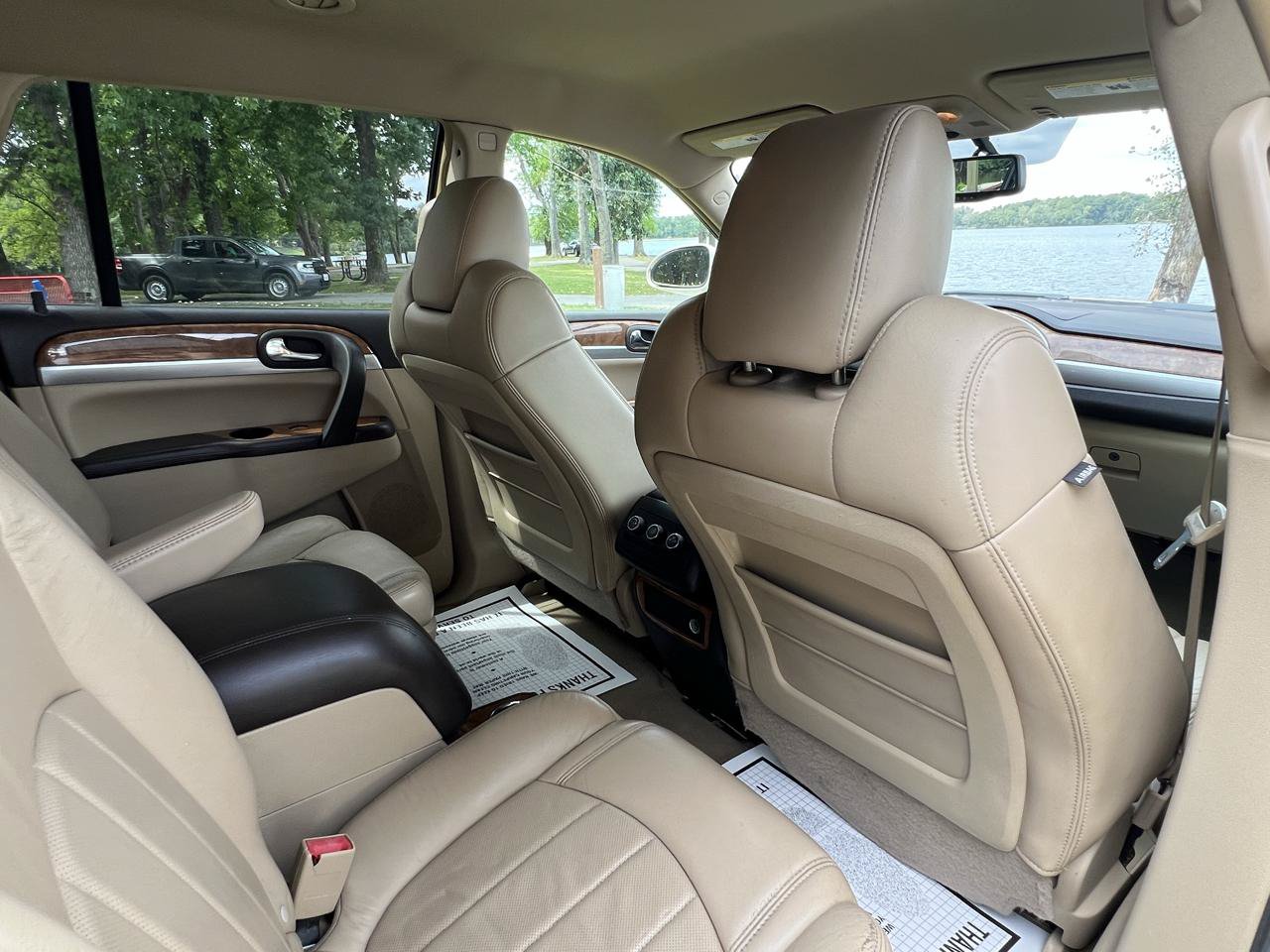 Used 2009 Buick Enclave CXL w/ Driver Confidence Package FWD image 27