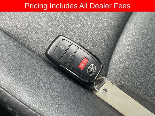 Used 2025 Toyota Corolla Cross XLE AWD/4WD image 34