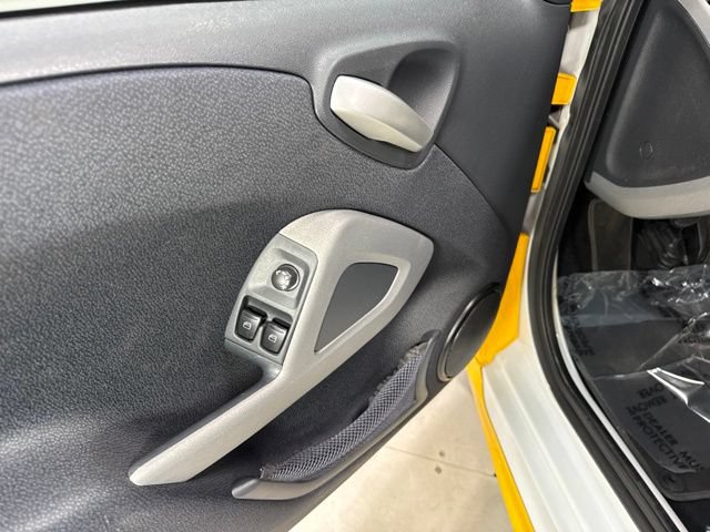 Used 2015 smart fortwo passion w/ Comfort Package RWD image 8