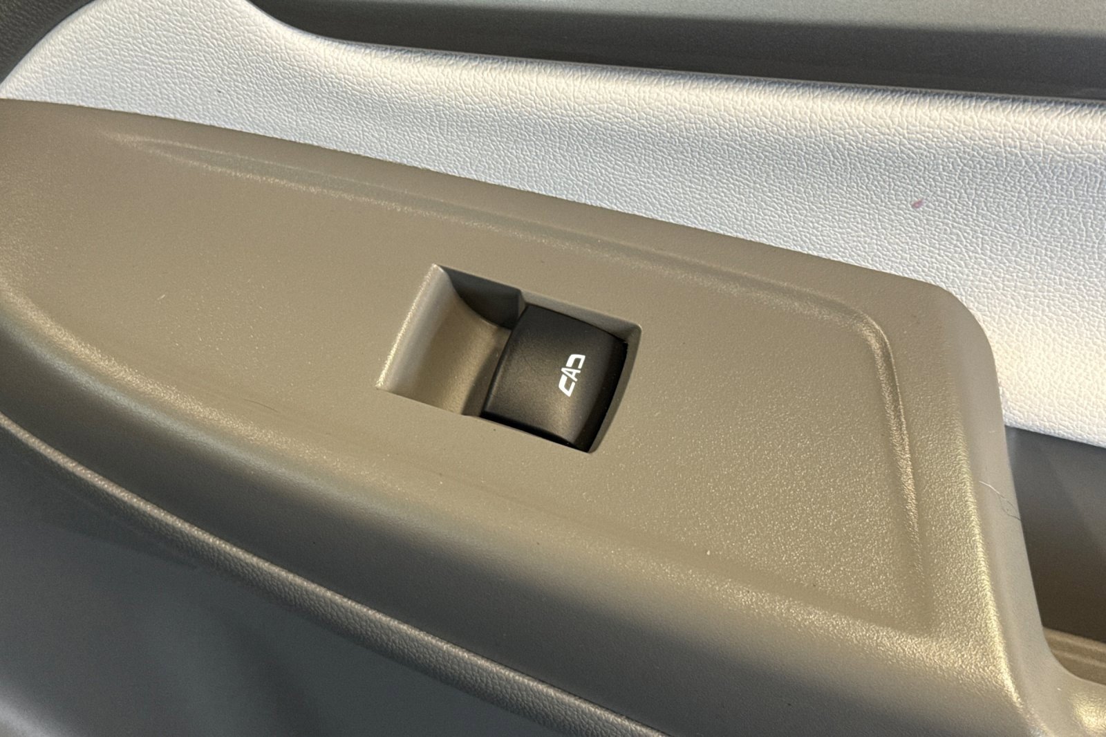 Used 2022 Chevrolet Bolt EUV Premier w/ Sun & Sound Package image 20