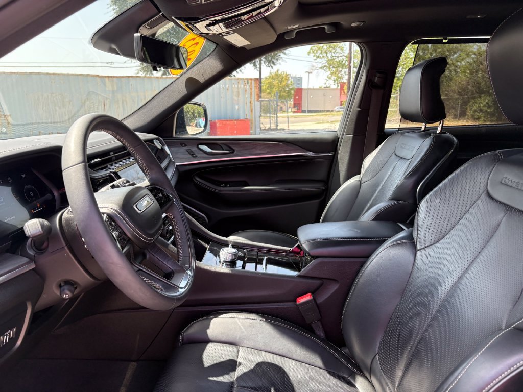 Used 2023 Jeep Grand Cherokee L Overland w/ Luxury Tech Group IV AWD/4WD image 14