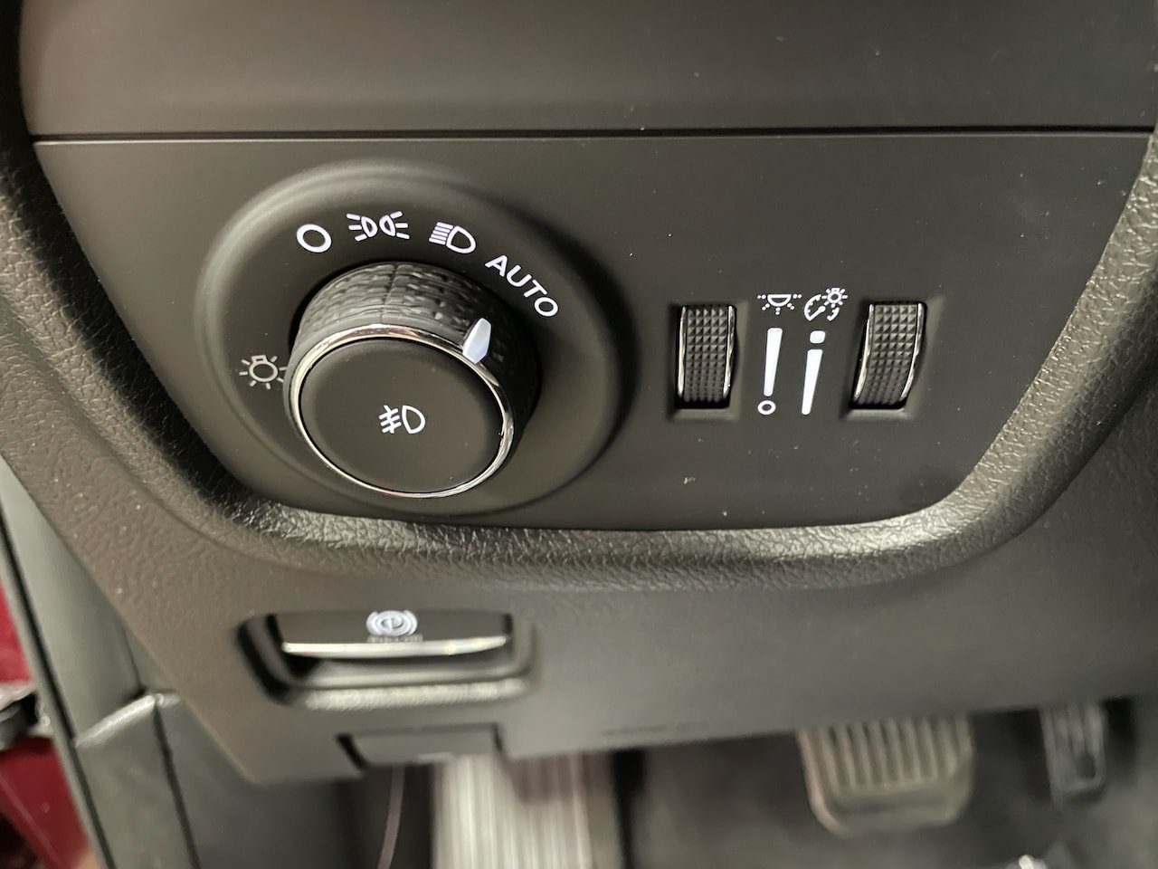 Used 2023 Jeep Grand Cherokee Limited AWD/4WD image 15