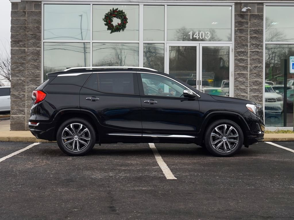 Used 2018 GMC Terrain Denali w/ Advanced Safety Package image 3