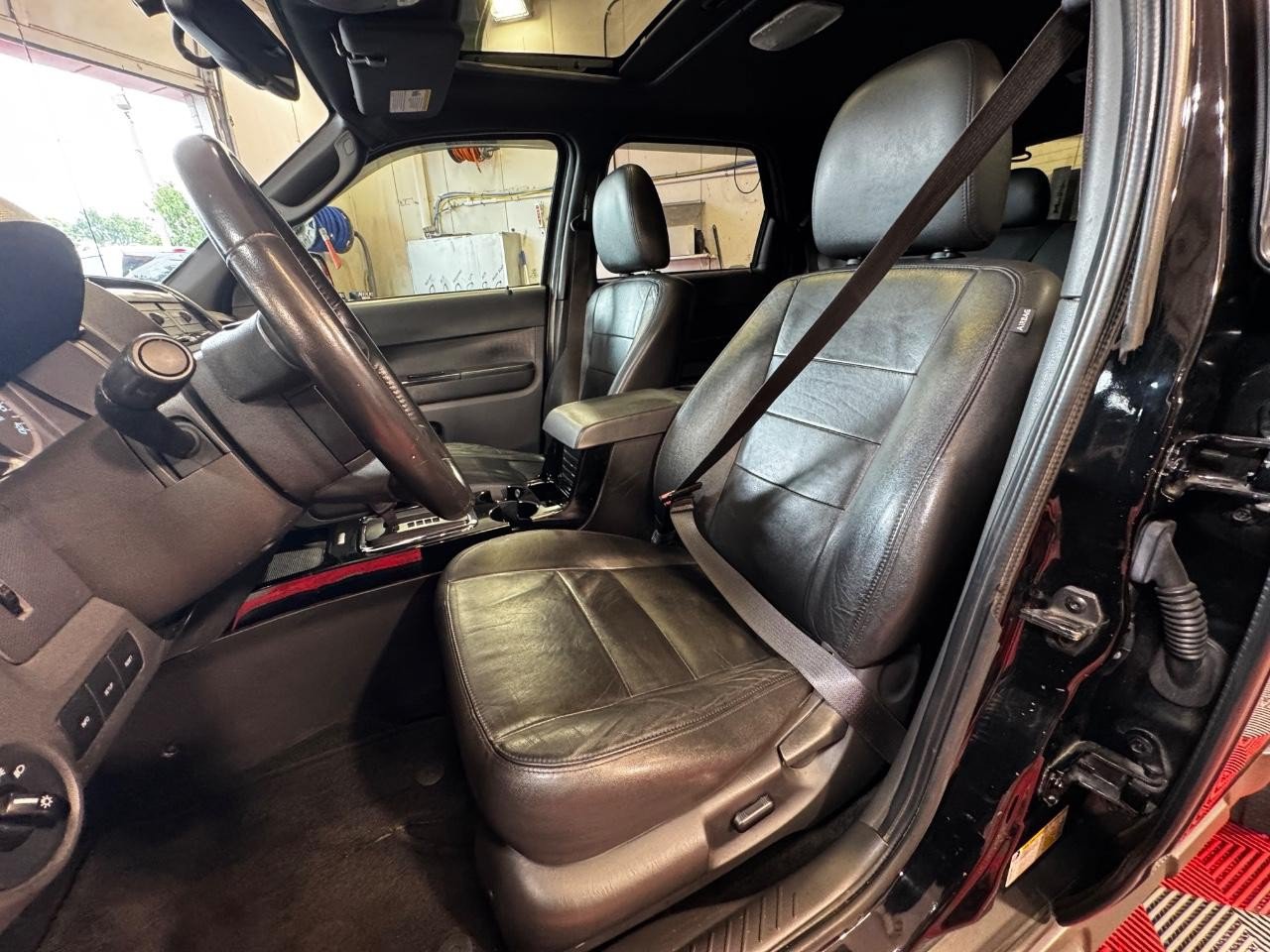 Used 2012 Ford Escape Limited AWD/4WD image 15